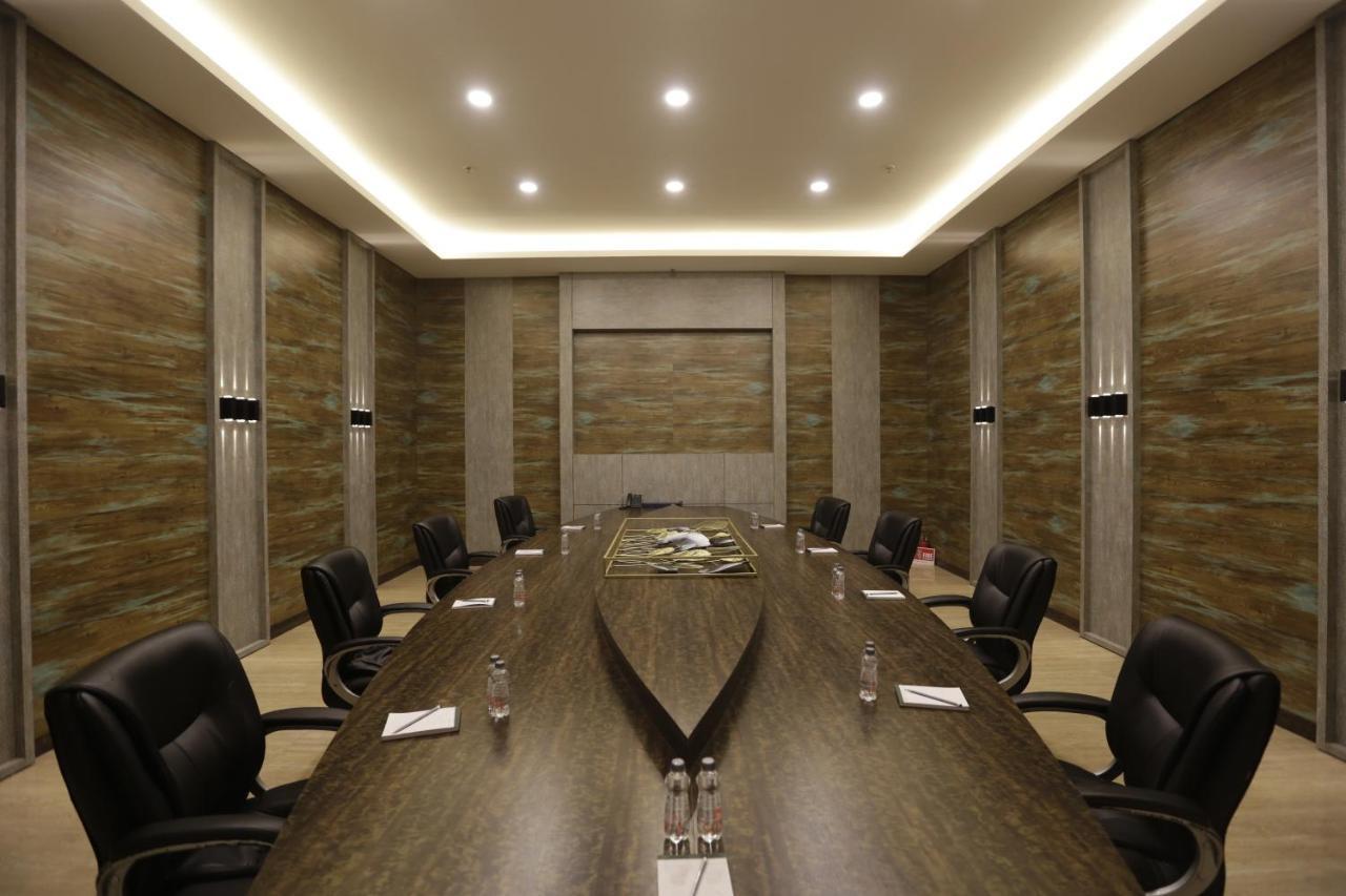 Hotel Tip International Pune 4*